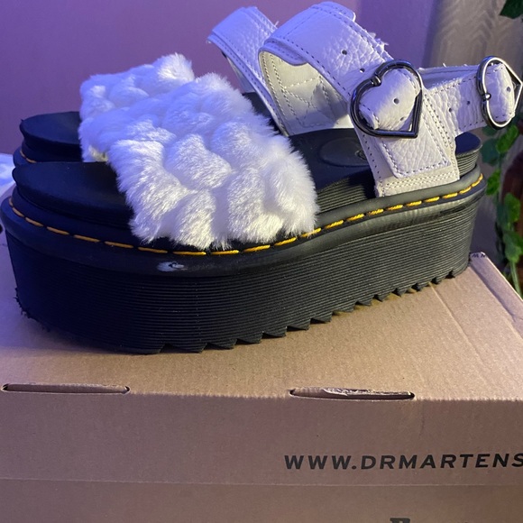 DR MARTENS - Picture 2 of 3